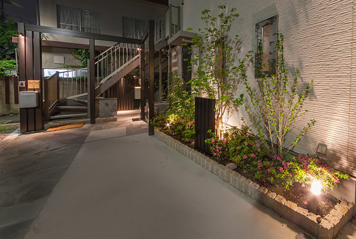 オープン外構の基盤となる存在感抜群のワイドなゲート 藤村様邸