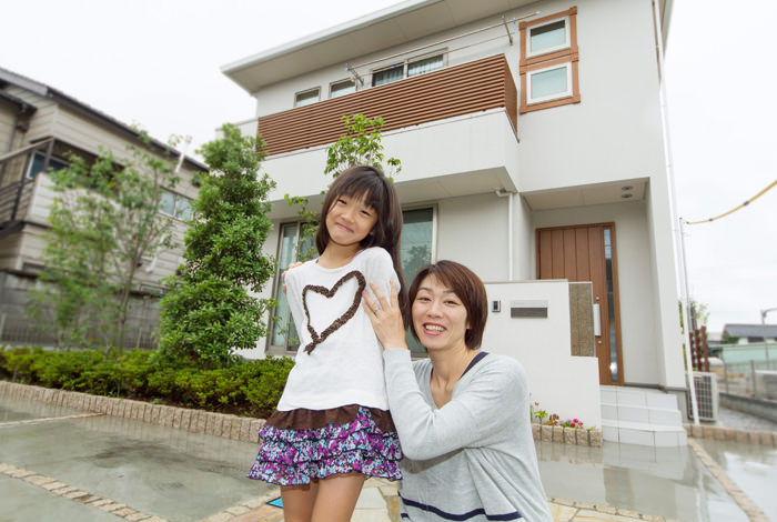 夏になったらお子様達をタイルテラスにプールを出して遊ばせるのが楽しみな水越様。大人から子供までご家族みんなで楽しめるお庭になりました。
《新築エクステリア工事写真集》-水越様邸-08