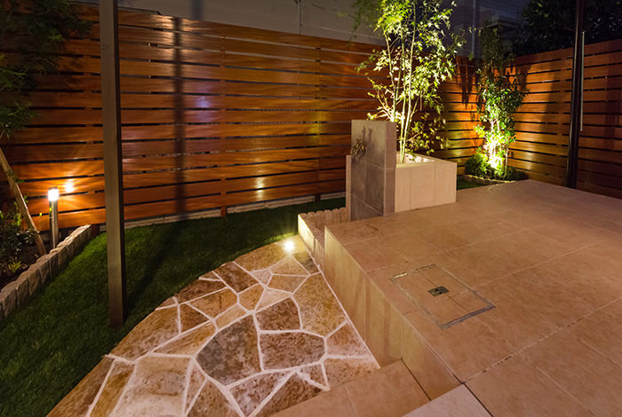 爽やかなカラーで彩られた お日様の似合うプライベートガーデン 吉原様邸