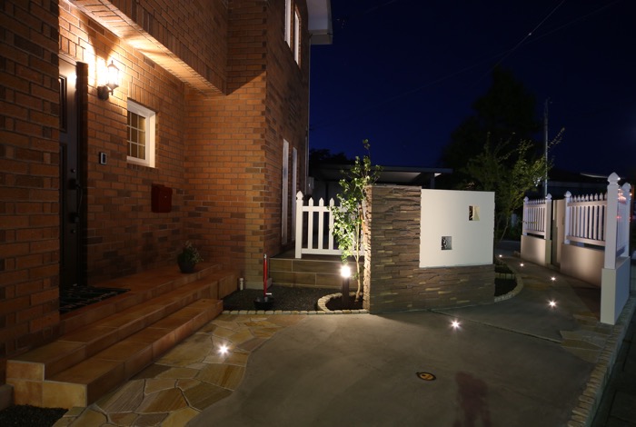 お住まいの外壁とマッチしたシンプルモダンエクステリア M様邸