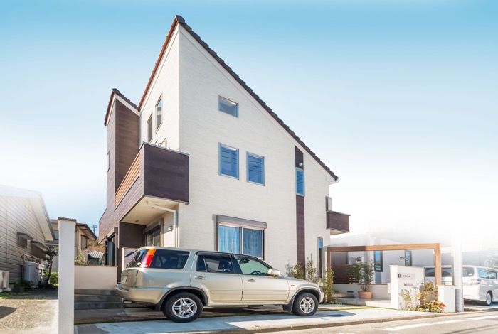 シンプルモダン外構が魅せるシックな美しさ 尾高様邸