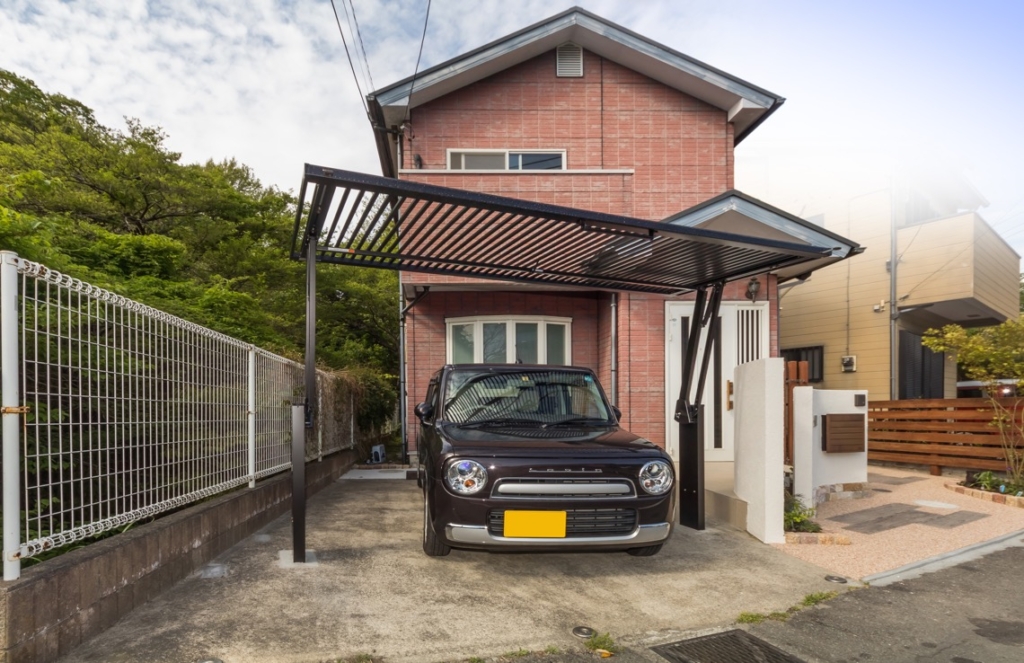 開閉もリモコンでワンタッチ お手軽に車を守るオーバードア 開閉もリモコンでワンタッチ お手軽に車を守るオーバードア