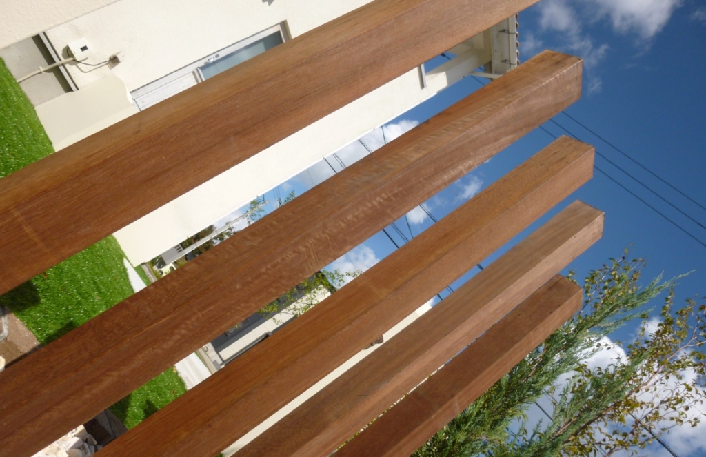 エクステリアの隠れた名品 外構用ポール