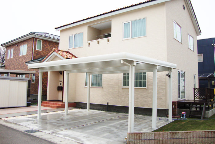 カーポートのある素敵なエクステリア７選