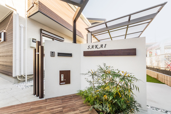 不在の際も荷物を受け取れる宅配ボックス