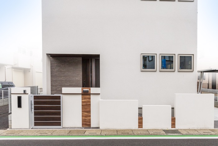 最小のスペースでスライド門扉は開閉が可能