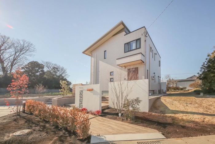 さまざまな植栽でナチュラルファサードに