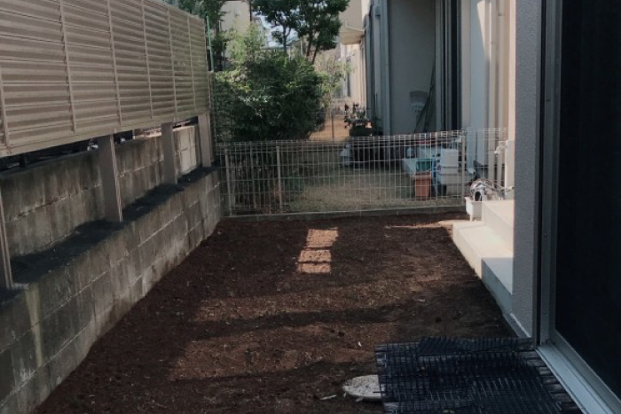 可愛らしさと落ち着きを持ったカフェ風エクステリア 谷島様邸 癒樹工房 ゆうきこうぼう