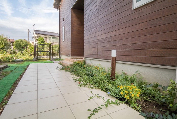 緑の絨毯が気持ち良い 自然が身近になるエクステリア 齊藤様邸 癒樹工房 ゆうきこうぼう