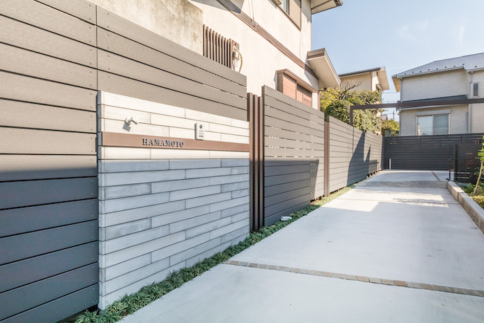 特徴的な敷地にあわせたモダンなエクステリア