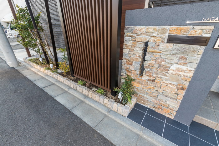 カーポートバルコニーが印象的なガーデンリビングエクステリア 永嶋様